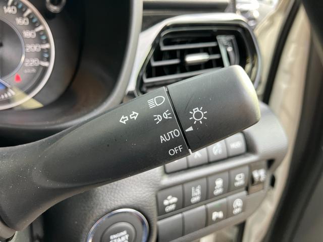 フロンクス ベースグレード　４ＷＤ　デュアルセンサーブレーキＩＩ　純正スズキコネクト９インチナビ　全方位カメラ　シートヒーター　ＥＴＣ　アダプティブクルーズ　パーキングセンサー　パドルシフト　ＬＥＤヘッドライト　ワイヤレス充電器　ヒルディセント　グリップコントロール（27枚目）