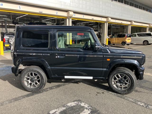 ジムニー ＸＣ　４ＷＤ　デュアルセンサーブレーキ　ダムドリトルＧ仕様　シートヒーター　クルーズコントロール　ヒルディセントコントロール　ＬＥＤヘッドライト　フォグランプ　オートハイビーム　パーキングセンサー　キーフリー　純正アルミ　電動格納ドアミラー（5枚目）