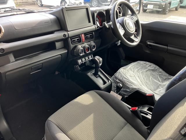 ジムニー ＸＣ　４ＷＤ　デュアルセンサーブレーキ　ダムドリトルＧ仕様　シートヒーター　クルーズコントロール　ヒルディセントコントロール　ＬＥＤヘッドライト　フォグランプ　オートハイビーム　パーキングセンサー　キーフリー　純正アルミ　電動格納ドアミラー（9枚目）