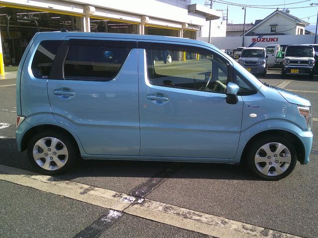 ワゴンＲ ハイブリッドＦＸ　４ＷＤ　社外メモリーナビＴＶ　バックカメラ　ＥＴＣ　シートヒーター　キーレースキー　オートエアコン　エコクール　１４インチアルミ　電動格納ドアミラー　セキュリティアラーム　スモークガラス（4枚目）