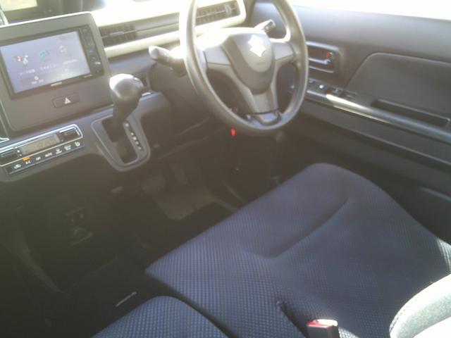 ワゴンＲ ハイブリッドＦＸ　４ＷＤ　社外メモリーナビＴＶ　バックカメラ　ＥＴＣ　シートヒーター　キーレースキー　オートエアコン　エコクール　１４インチアルミ　電動格納ドアミラー　セキュリティアラーム　スモークガラス（9枚目）