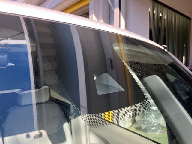 ���G�}�[�W�F���V�[�u���[�L���O���̎ԗ�����s�҂ɏՓ˂��鋰�ꂪ����ƃV�X�e�������f����ƕ\���Ɖ��ɂ���m�Ƌ��Ɏ����I�Ɏア�u���[�L���쓮�����h���C�o�[�ɏՓ˂�������鑀��𑣂��܂��I