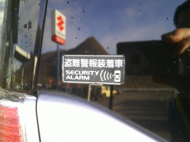 �Z�L�����e�B�A���[���V�X�e���I���N�G�X�g�X�C�b�`�܂��̓L�[���X�G���g���[�ȊO�̑���ŉ������h�A���J���ƁA�n�U�[�h�����v�ƃz�[�����Ōx���B����̗\�h�ɂ��𗧂��܂��I�C���r���C�U�[�������I