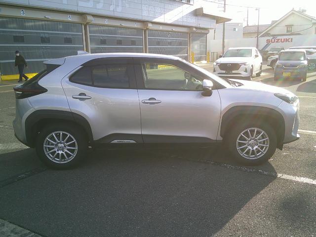 ヤリスクロス ハイブリッドＺ　４ＷＤ　トヨタセーフティセンス　純正８インチディスプレイオーディオ　メモリーナビ　パノラマモニター　ドライブレコーダー　ビルトインＥＴＣ　パワーシート　シートヒーター　レーダークルーズコントロール　パーキングセンサー（4枚目）