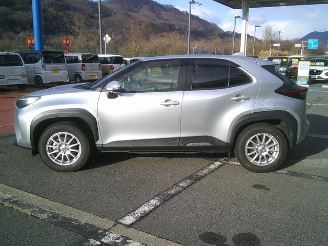 ヤリスクロス ハイブリッドＺ　４ＷＤ　トヨタセーフティセンス　純正８インチディスプレイオーディオ　メモリーナビ　パノラマモニター　ドライブレコーダー　ビルトインＥＴＣ　パワーシート　シートヒーター　レーダークルーズコントロール　パーキングセンサー（5枚目）