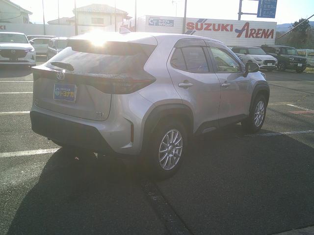 ヤリスクロス ハイブリッドＺ　４ＷＤ　トヨタセーフティセンス　純正８インチディスプレイオーディオ　メモリーナビ　パノラマモニター　ドライブレコーダー　ビルトインＥＴＣ　パワーシート　シートヒーター　レーダークルーズコントロール　パーキングセンサー（8枚目）