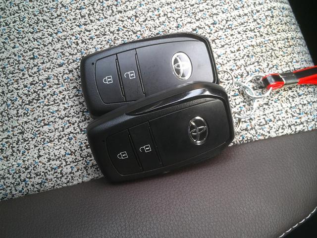 ヤリスクロス ハイブリッドＺ　４ＷＤ　トヨタセーフティセンス　純正８インチディスプレイオーディオ　メモリーナビ　パノラマモニター　ドライブレコーダー　ビルトインＥＴＣ　パワーシート　シートヒーター　レーダークルーズコントロール　パーキングセンサー（17枚目）