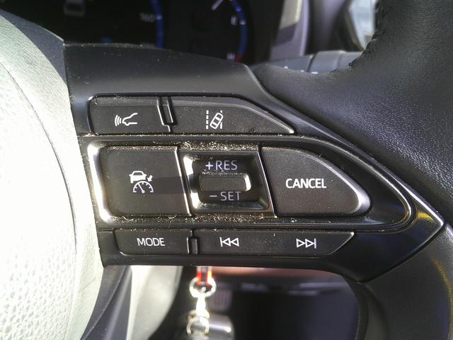 ヤリスクロス ハイブリッドＺ　４ＷＤ　トヨタセーフティセンス　純正８インチディスプレイオーディオ　メモリーナビ　パノラマモニター　ドライブレコーダー　ビルトインＥＴＣ　パワーシート　シートヒーター　レーダークルーズコントロール　パーキングセンサー（21枚目）