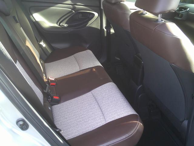 ヤリスクロス ハイブリッドＺ　４ＷＤ　トヨタセーフティセンス　純正８インチディスプレイオーディオ　メモリーナビ　パノラマモニター　ドライブレコーダー　ビルトインＥＴＣ　パワーシート　シートヒーター　レーダークルーズコントロール　パーキングセンサー（28枚目）