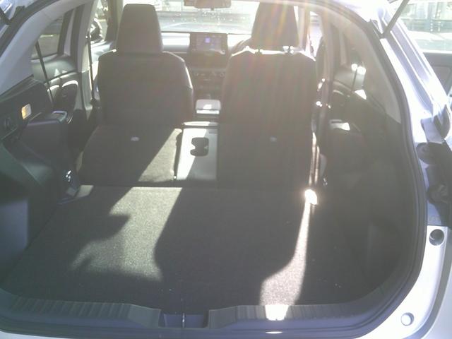 ヤリスクロス ハイブリッドＺ　４ＷＤ　トヨタセーフティセンス　純正８インチディスプレイオーディオ　メモリーナビ　パノラマモニター　ドライブレコーダー　ビルトインＥＴＣ　パワーシート　シートヒーター　レーダークルーズコントロール　パーキングセンサー（29枚目）