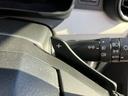 ★マニュアル車のような感覚で操れるパドルシフト★シフトレバーをMモードの位置にして『+』のレバーを引くとシフトアップ『-』のレバーを引くとシフトダウンします!
