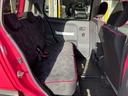 大人が並んでも余裕ある広さ!左右別々にスライド&リクライニング!体格や荷物にあわせて足元のスペースを調節・快適な座り心地にも貢献します!