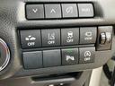 ベースグレード　４ＷＤ　デュアルセンサーブレーキＩＩ　純正スズキコネクト９インチナビ　全方位カメラ　シートヒーター　ＥＴＣ　アダプティブクルーズ　パーキングセンサー　パドルシフト　ＬＥＤヘッドライト　ワイヤレス充電器　ヒルディセント　グリップコントロール（19枚目）