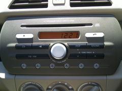 お気に入りの音楽を聴きながら楽しく運転できる！純正ＣＤステレオ付き♪別途カーナビも取り扱っていますのでご相談して下さい。 3