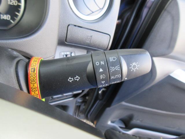 ｅＫスペースカスタム カスタムＴ　純正ナビ／Ｂカメラ／横滑防止／オート付ＨＩＤ＆フォグ／純１５ＡＷ／オート格納ミラー／ウィンカーミラー／インテリキー／プッシュスタート／革巻ステア／ＥＴＣ／ドアバイザー／（21枚目）