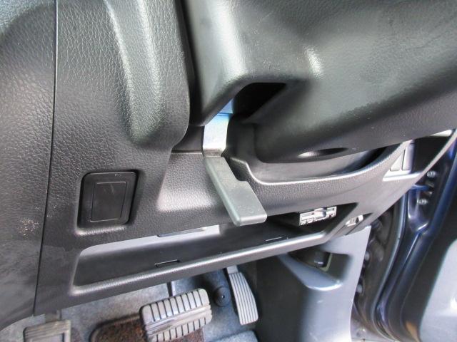 ｅＫスペースカスタム カスタムＴ　純正ナビ／Ｂカメラ／横滑防止／オート付ＨＩＤ＆フォグ／純１５ＡＷ／オート格納ミラー／ウィンカーミラー／インテリキー／プッシュスタート／革巻ステア／ＥＴＣ／ドアバイザー／（22枚目）