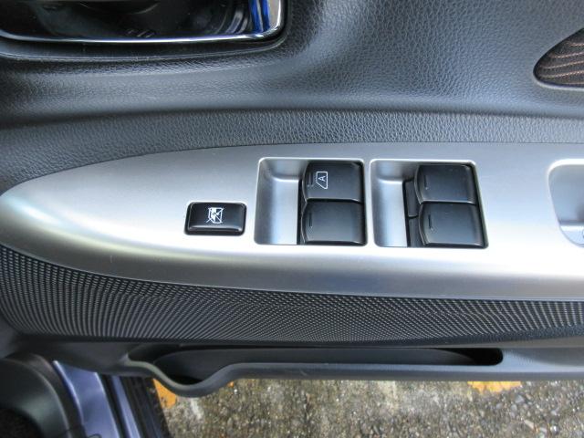 ｅＫスペースカスタム カスタムＴ　純正ナビ／Ｂカメラ／横滑防止／オート付ＨＩＤ＆フォグ／純１５ＡＷ／オート格納ミラー／ウィンカーミラー／インテリキー／プッシュスタート／革巻ステア／ＥＴＣ／ドアバイザー／（24枚目）
