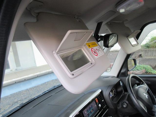 ｅＫスペースカスタム カスタムＴ　純正ナビ／Ｂカメラ／横滑防止／オート付ＨＩＤ＆フォグ／純１５ＡＷ／オート格納ミラー／ウィンカーミラー／インテリキー／プッシュスタート／革巻ステア／ＥＴＣ／ドアバイザー／（36枚目）