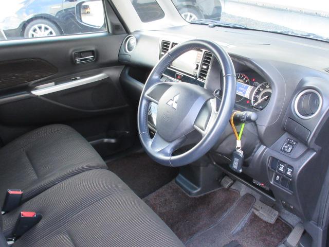 ｅＫスペースカスタム カスタムＴ　純正ナビ／Ｂカメラ／横滑防止／オート付ＨＩＤ＆フォグ／純１５ＡＷ／オート格納ミラー／ウィンカーミラー／インテリキー／プッシュスタート／革巻ステア／ＥＴＣ／ドアバイザー／（40枚目）