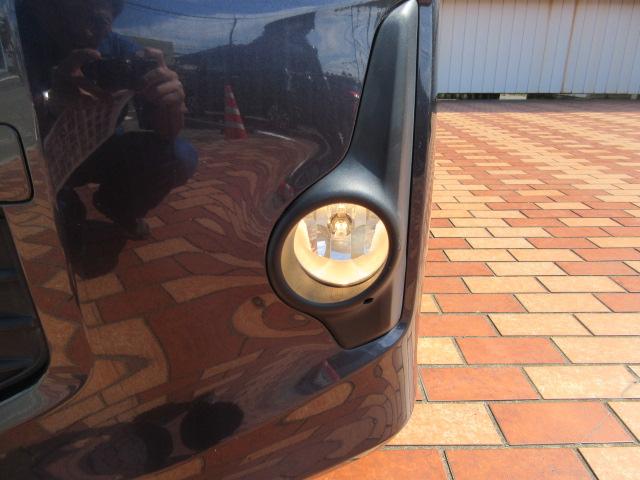 ｅＫスペースカスタム カスタムＴ　純正ナビ／Ｂカメラ／横滑防止／オート付ＨＩＤ＆フォグ／純１５ＡＷ／オート格納ミラー／ウィンカーミラー／インテリキー／プッシュスタート／革巻ステア／ＥＴＣ／ドアバイザー／（62枚目）