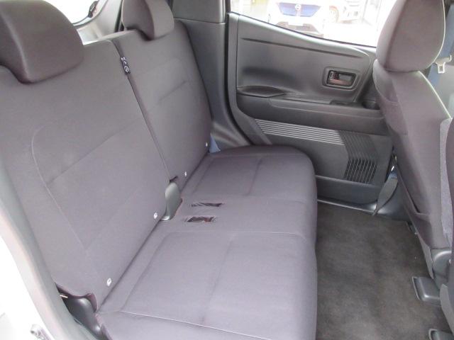 頭上・足元空間ともにゆとりがある後席スペース！ご家族やお友達との楽しいひとときを共有してくれます☆