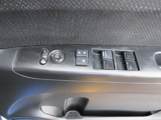 N-BOX G・Lパッケージ Gathersナビ/Bカメラ/衝突軽減B/両側電動ドア/ETC/SW付ステア/オート付HID/ウィンカーミラー/純14AW/インテリキー/プッシュスタート/ドアバイザー/シートバックテーブル/(25枚目)