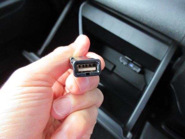 N-BOX G・Lパッケージ Gathersナビ/Bカメラ/衝突軽減B/両側電動ドア/ETC/SW付ステア/オート付HID/ウィンカーミラー/純14AW/インテリキー/プッシュスタート/ドアバイザー/シートバックテーブル/(28枚目)