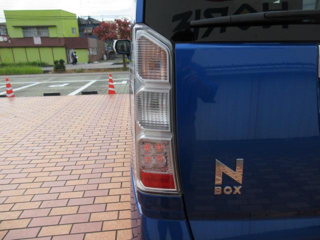 N-BOX G・Lパッケージ Gathersナビ/Bカメラ/衝突軽減B/両側電動ドア/ETC/SW付ステア/オート付HID/ウィンカーミラー/純14AW/インテリキー/プッシュスタート/ドアバイザー/シートバックテーブル/(54枚目)
