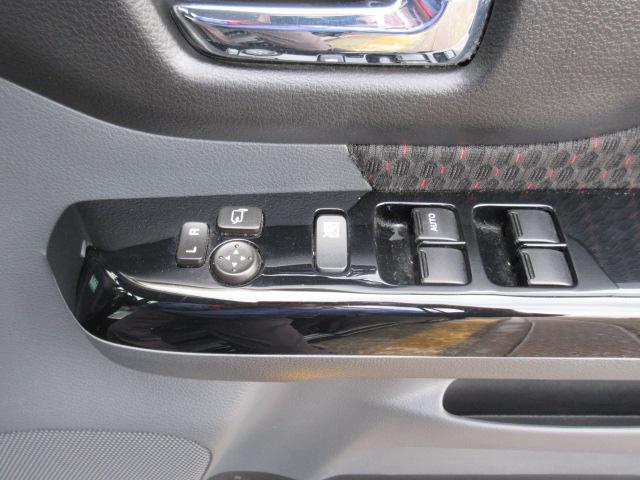 スペーシアカスタム XS Dオーディオ/フルセグTV・CD再生・Bluetooth/全方位M/衝突軽減B/D席暖シート/SW付革巻ステア/両電動ドア/オート付HID&フォグ/オート格納ミラー/純15AW/インテリキー/(30枚目)