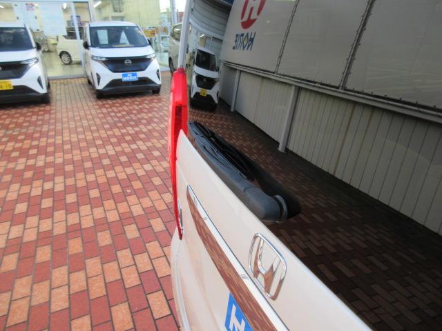 Ｎ－ＢＯＸ Ｇ・Ｌホンダセンシング　Ｇａｔｈｅｒｓナビ／Ｂカメラ／ホンダセンシング／片側電動ドア／オート付ＬＥＤ／ＥＴＣ／ＳＷ付ステア／レーダークルコン／ＥＣＯＮ／ウィンカーミラー／インテリキー／プッシュスタート／ドアバイザー／（61枚目）