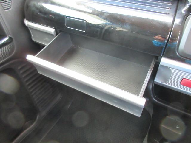 スペーシアカスタム ハイブリッドＸＳ　Ｓｔｒａｄａナビ／Ｂカメラ／ＥＴＣ／Ｄ席シートヒーター／両電動ドア／オートハイビーム／オート付ＬＥＤ＆フォグ／オートＡＣ／オート電格ミラー／純１５ＡＷ／セーフティサポート／インテリキー／（32枚目）