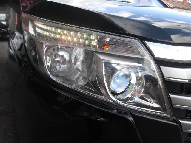 ノア ハイブリッドＳｉ　純正１０型ナビ　フルセグ　Ｂカメラ　フリップダウンモニター　両側電動ドア　セーフティーセンス　ＰＣＳ　ＬＤＡ　オートＬＥＤ＆フォグ　ＥＴＣ２．０　革巻ステアリング　純正１６アルミ　ワンオーナー（38枚目）
