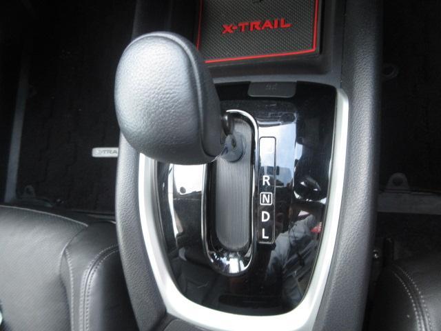 エクストレイル モード・プレミア　純正９型ナビ　フルセグ　アラウンドビューモニター　フリップダウンモニター　衝突軽減ブレーキ　ＬＤＡ　オーテック１９ＡＷ　純正ドラレコ　本革シート　シートヒーター　デジタルミラー　ルーフレール　ＬＥＤ（24枚目）