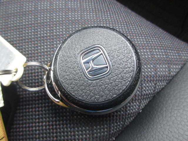 フリードハイブリッド ハイブリッド・G 純正9型ナビ フルセグ Bカメラ ホンダセンシング LKA CMBS レーダークルーズ 両側電動ドア オートLEDライト シートヒーター 半革シート 純正15AW ETC 前後ドラレコ DVD 録音(17枚目)