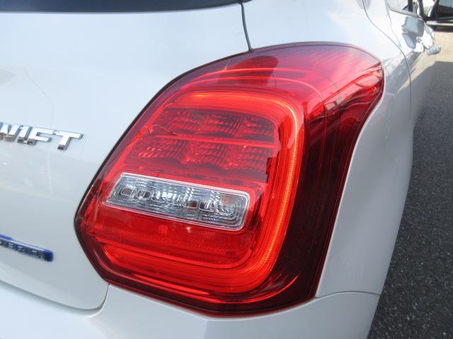 スイフト ハイブリッドMLセーフティパッケージ 純正ナビ デュアルセンサーブレーキサポート Bカメラ レーダークルーズ SD DVD SD録音 Bluetooth シートヒーター オートハイビーム付LEDライト LDA ETC パドルシフト(42枚目)