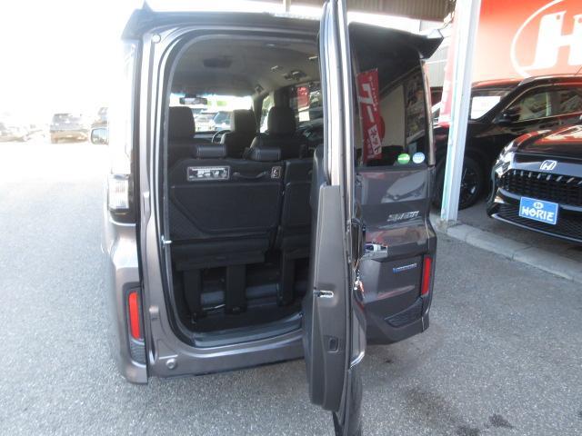 ステップワゴンスパーダ スパーダハイブリッド　Ｇ・ＥＸ　ホンダセンシング　純正９型ナビ　フルセグ　マルチビューカメラ　両側電動ドア　レーダークルーズ　本革　シートヒーター　オートＬＥＤ＆フォグ　ＬＫＡ　ＥＴＣ　わくわくゲート　純正１６ＡＷ　ＡＣ１００Ｖ　Ｂｌｕｅｔｏｏｔｈ（37枚目）