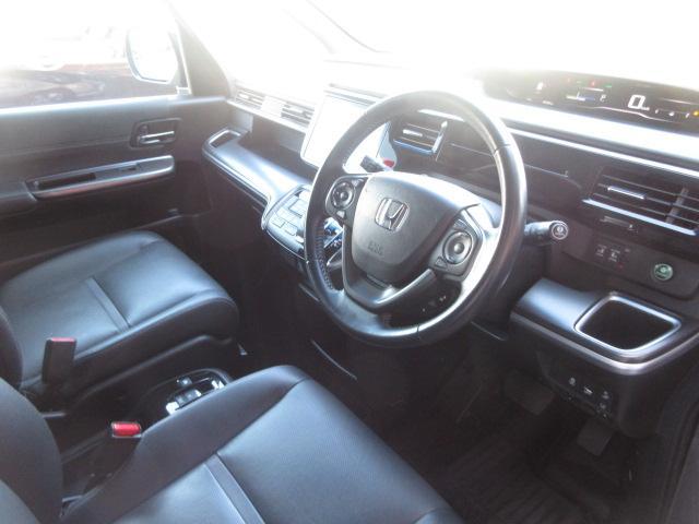 ステップワゴンスパーダ スパーダハイブリッド　Ｇ・ＥＸ　ホンダセンシング　純正９型ナビ　フルセグ　マルチビューカメラ　両側電動ドア　レーダークルーズ　本革　シートヒーター　オートＬＥＤ＆フォグ　ＬＫＡ　ＥＴＣ　わくわくゲート　純正１６ＡＷ　ＡＣ１００Ｖ　Ｂｌｕｅｔｏｏｔｈ（49枚目）