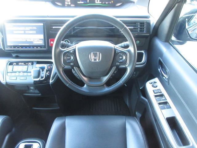 ステップワゴンスパーダ スパーダハイブリッド　Ｇ・ＥＸ　ホンダセンシング　純正９型ナビ　フルセグ　マルチビューカメラ　両側電動ドア　レーダークルーズ　本革　シートヒーター　オートＬＥＤ＆フォグ　ＬＫＡ　ＥＴＣ　わくわくゲート　純正１６ＡＷ　ＡＣ１００Ｖ　Ｂｌｕｅｔｏｏｔｈ（53枚目）