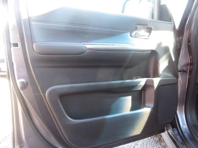 ステップワゴンスパーダ スパーダハイブリッド　Ｇ・ＥＸ　ホンダセンシング　純正９型ナビ　フルセグ　マルチビューカメラ　両側電動ドア　レーダークルーズ　本革　シートヒーター　オートＬＥＤ＆フォグ　ＬＫＡ　ＥＴＣ　わくわくゲート　純正１６ＡＷ　ＡＣ１００Ｖ　Ｂｌｕｅｔｏｏｔｈ（58枚目）