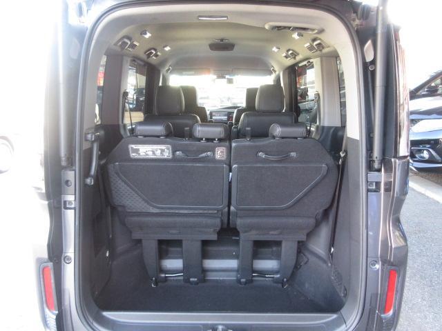 ステップワゴンスパーダ スパーダハイブリッド　Ｇ・ＥＸ　ホンダセンシング　純正９型ナビ　フルセグ　マルチビューカメラ　両側電動ドア　レーダークルーズ　本革　シートヒーター　オートＬＥＤ＆フォグ　ＬＫＡ　ＥＴＣ　わくわくゲート　純正１６ＡＷ　ＡＣ１００Ｖ　Ｂｌｕｅｔｏｏｔｈ（63枚目）