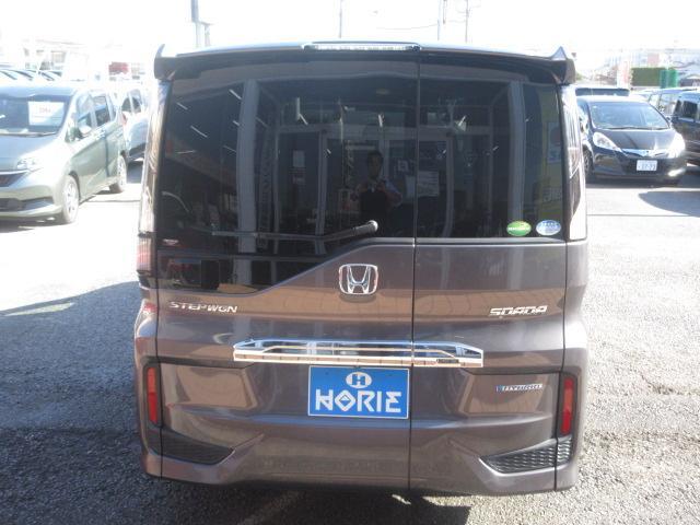 ステップワゴンスパーダ スパーダハイブリッド　Ｇ・ＥＸ　ホンダセンシング　純正９型ナビ　フルセグ　マルチビューカメラ　両側電動ドア　レーダークルーズ　本革　シートヒーター　オートＬＥＤ＆フォグ　ＬＫＡ　ＥＴＣ　わくわくゲート　純正１６ＡＷ　ＡＣ１００Ｖ　Ｂｌｕｅｔｏｏｔｈ（70枚目）
