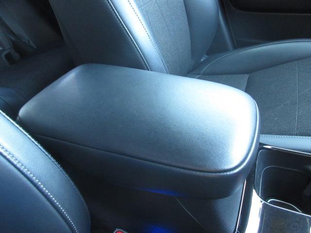 ヴェゼル ｅ：ＨＥＶ　Ｚ　純正９型ナビ　フルセグ　バックカメラ　パワーバックドア　ホンダセンシング　ＬＫＡ　ＢＳＩ　ＣＭＢＳ　レーダークルーズ　オートＬＥＤ＆フォグ　純正１８アルミ　ハーフレザー　ＥＴＣ２．０　前後ドラレコ（33枚目）