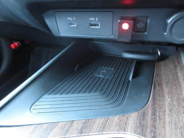 オーラ Ｇ　レザーエディション　純正９型コネクトナビ　フルセグ　アラウンドビューモニター　プロパイロット　ＬＫＡ　ＢＳＭ　コーナーセンサー　レーダークルーズ　オートＬＥＤ＆フォグ　本革　ＥＴＣ２．０　ＢＯＳＥサウンド　純正１７ＡＷ（21枚目）