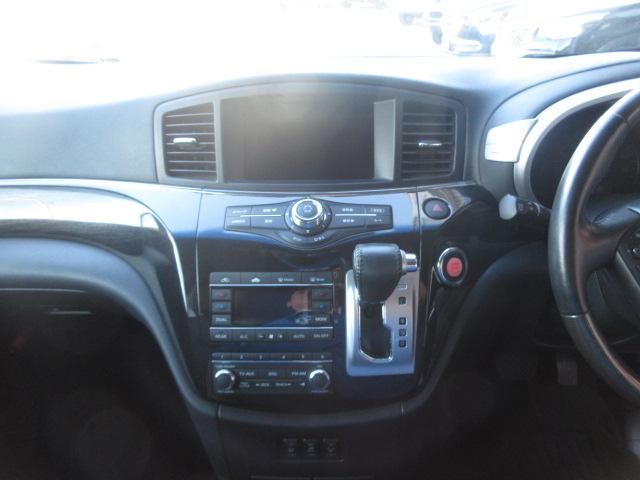 エルグランド ３５０ハイウェイスターアーバンクロムブラックレザー　純正ナビ　全周囲Ｍ　サンルーフ　フリップモニター　シートヒーター　オットマン　ＥＴＣ　コーナーセンサー　両側電動スライドドア　パワーバックドア　オート付ＨＩＤライト＆フォグ　オート格納ウィンカーミラー（6枚目）