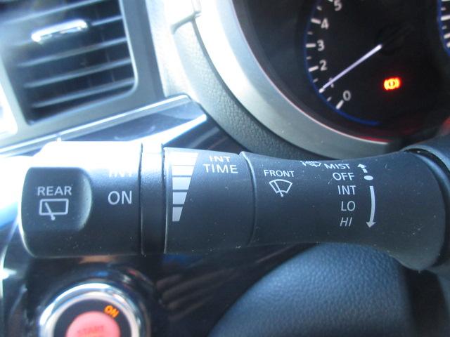 エルグランド ３５０ハイウェイスターアーバンクロムブラックレザー　純正ナビ　全周囲Ｍ　サンルーフ　フリップモニター　シートヒーター　オットマン　ＥＴＣ　コーナーセンサー　両側電動スライドドア　パワーバックドア　オート付ＨＩＤライト＆フォグ　オート格納ウィンカーミラー（14枚目）