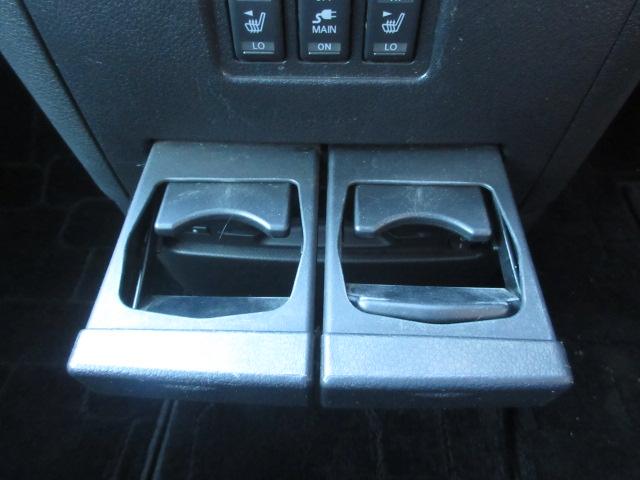 エルグランド ３５０ハイウェイスターアーバンクロムブラックレザー　純正ナビ　全周囲Ｍ　サンルーフ　フリップモニター　シートヒーター　オットマン　ＥＴＣ　コーナーセンサー　両側電動スライドドア　パワーバックドア　オート付ＨＩＤライト＆フォグ　オート格納ウィンカーミラー（24枚目）