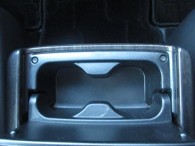 エルグランド ３５０ハイウェイスターアーバンクロムブラックレザー　純正ナビ　全周囲Ｍ　サンルーフ　フリップモニター　シートヒーター　オットマン　ＥＴＣ　コーナーセンサー　両側電動スライドドア　パワーバックドア　オート付ＨＩＤライト＆フォグ　オート格納ウィンカーミラー（26枚目）