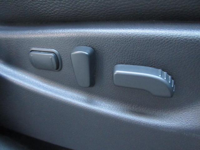 エルグランド ３５０ハイウェイスターアーバンクロムブラックレザー　純正ナビ　全周囲Ｍ　サンルーフ　フリップモニター　シートヒーター　オットマン　ＥＴＣ　コーナーセンサー　両側電動スライドドア　パワーバックドア　オート付ＨＩＤライト＆フォグ　オート格納ウィンカーミラー（33枚目）