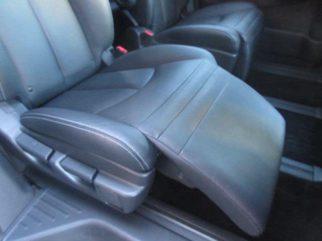 エルグランド ３５０ハイウェイスターアーバンクロムブラックレザー　純正ナビ　全周囲Ｍ　サンルーフ　フリップモニター　シートヒーター　オットマン　ＥＴＣ　コーナーセンサー　両側電動スライドドア　パワーバックドア　オート付ＨＩＤライト＆フォグ　オート格納ウィンカーミラー（34枚目）