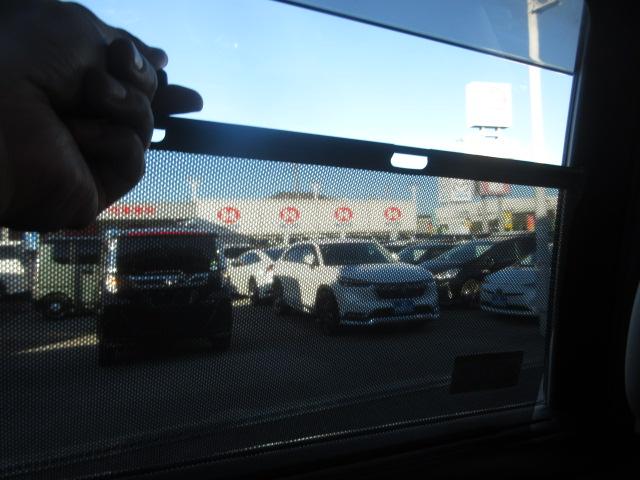 エルグランド ３５０ハイウェイスターアーバンクロムブラックレザー　純正ナビ　全周囲Ｍ　サンルーフ　フリップモニター　シートヒーター　オットマン　ＥＴＣ　コーナーセンサー　両側電動スライドドア　パワーバックドア　オート付ＨＩＤライト＆フォグ　オート格納ウィンカーミラー（36枚目）